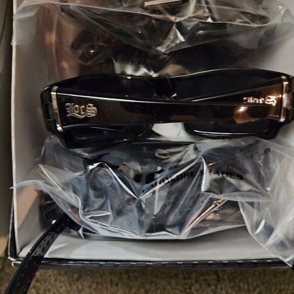 Sunglass vendor complete setup. main image 9